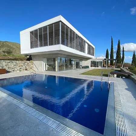 Luxury Villa Pluto Stunning Mountain Views Ora Exterior photo