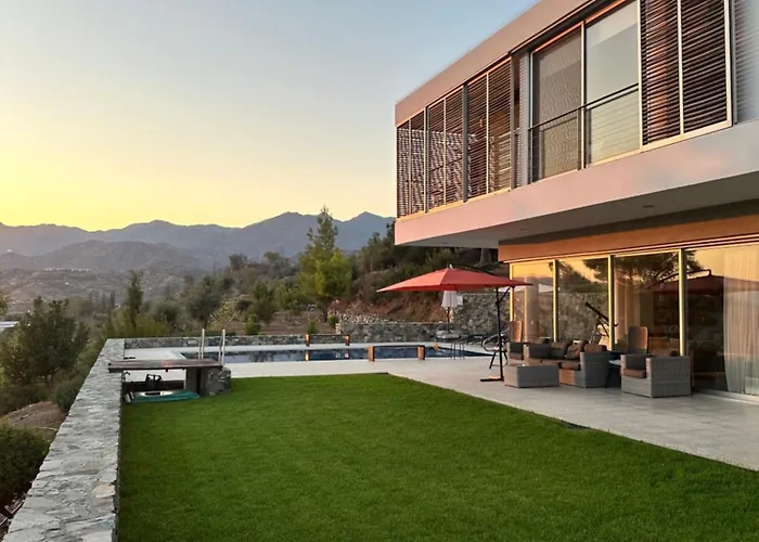Luxury Villa Pluto Stunning Mountain Views
