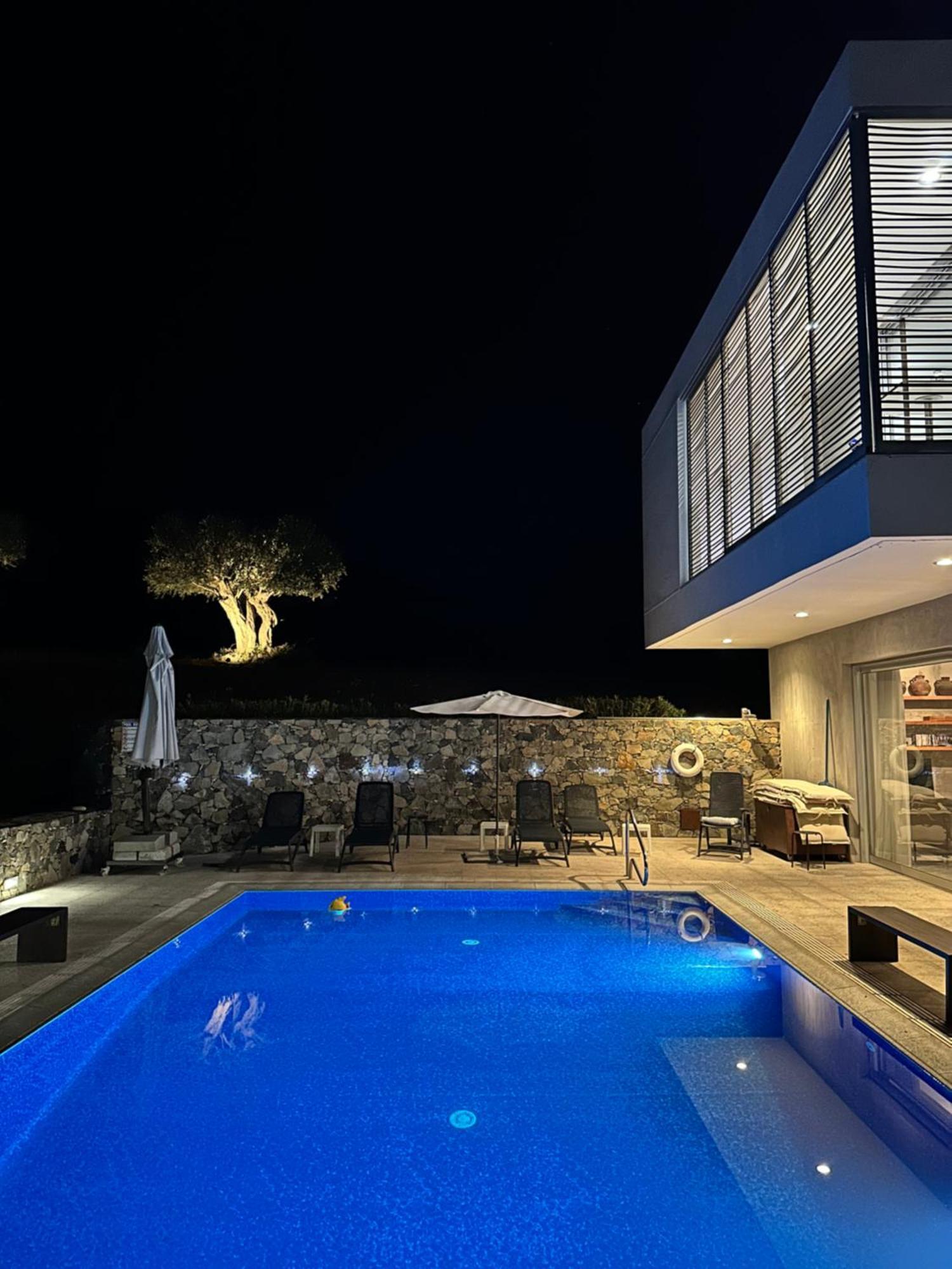 Luxury Pluto Stunning Mountain Views Villa *