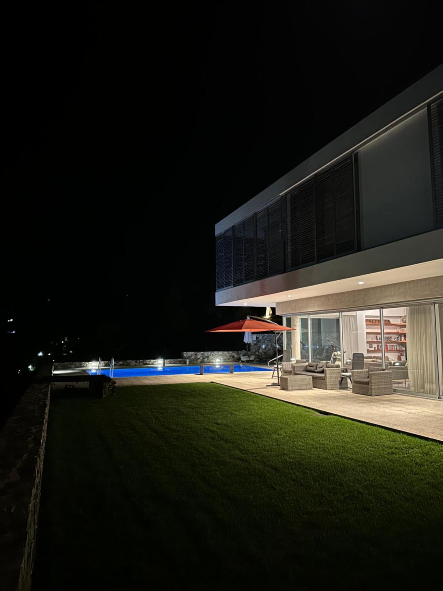 Luxury Pluto Stunning Mountain Views Ora