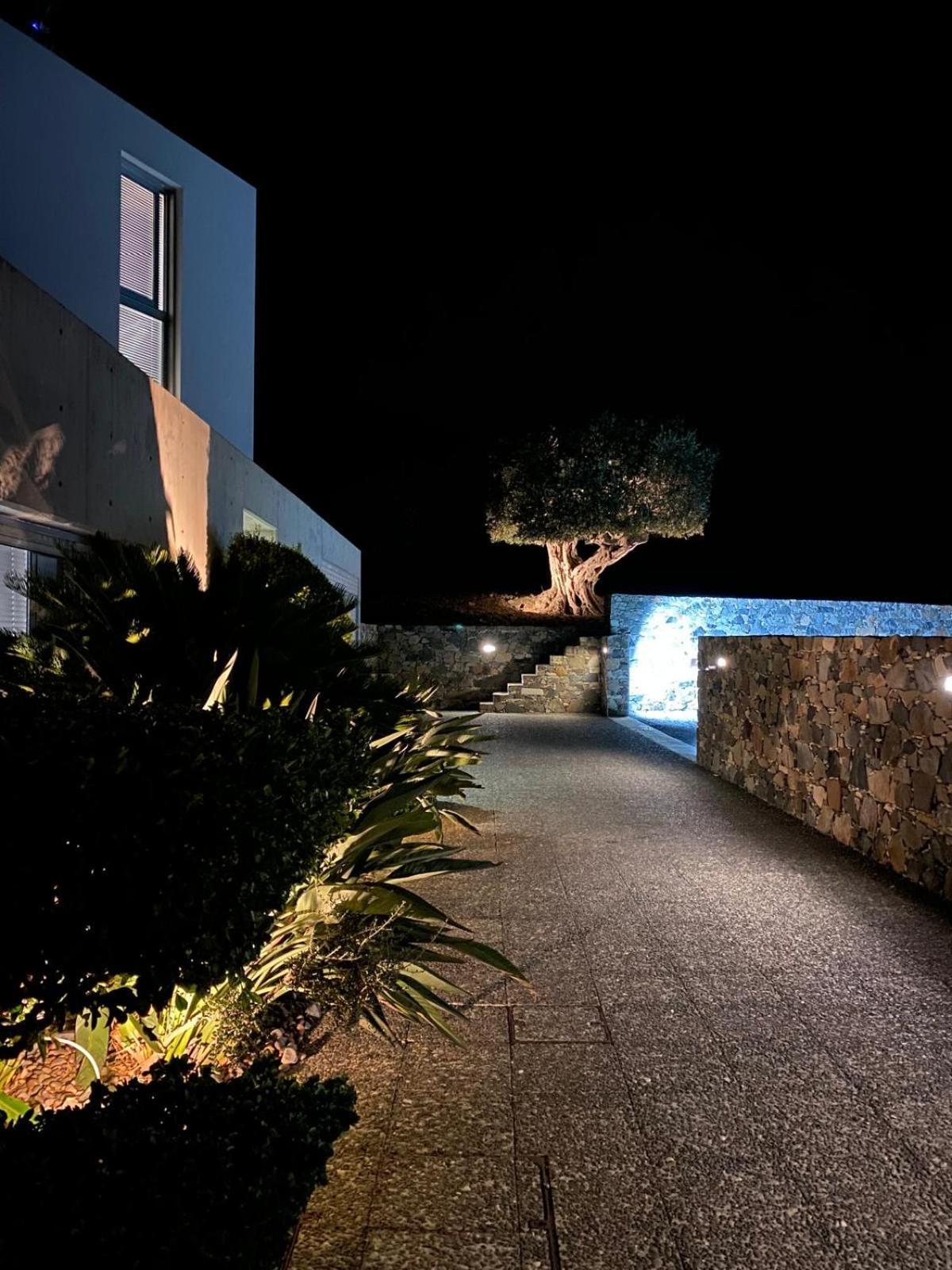 Luxury Pluto Stunning Mountain Views Ora